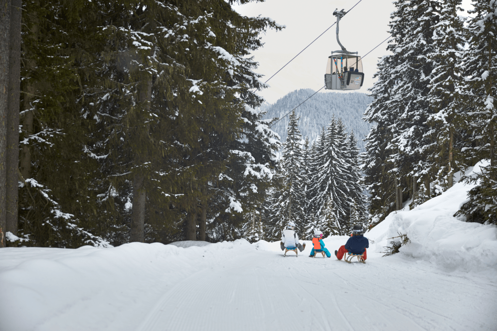 Apart Alp Line Imst Mils Tirol Urlaub Winter Rodeln 002